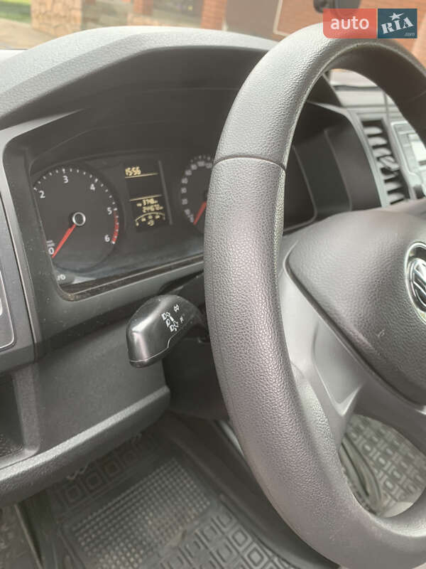 Минивэн Volkswagen Transporter 2016 в Ровно