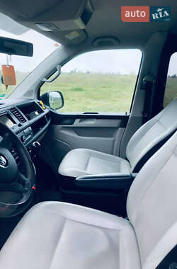 Минивэн Volkswagen Transporter 2015 в 