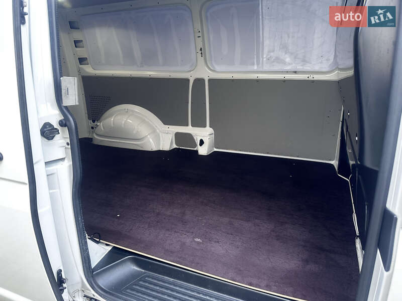Вантажний фургон Volkswagen Transporter 2018 в Дубні