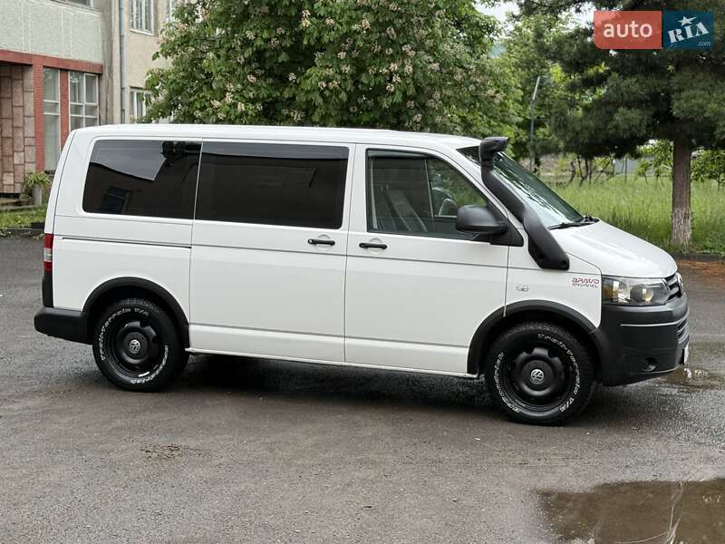 Мінівен Volkswagen Transporter 2014 в Тячеві