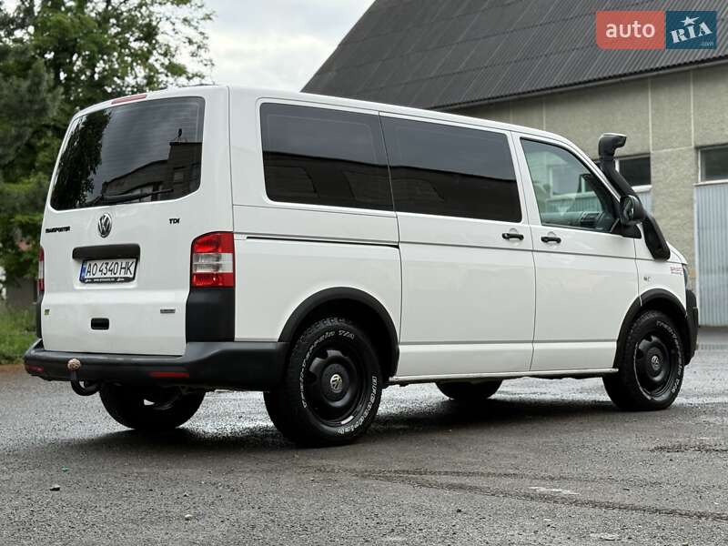 Мінівен Volkswagen Transporter 2014 в Тячеві