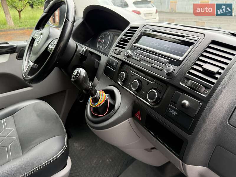 Мінівен Volkswagen Transporter 2014 в Тячеві