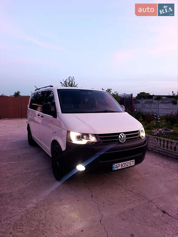 Вантажопасажирський фургон Volkswagen Transporter 2010 в Запоріжжі