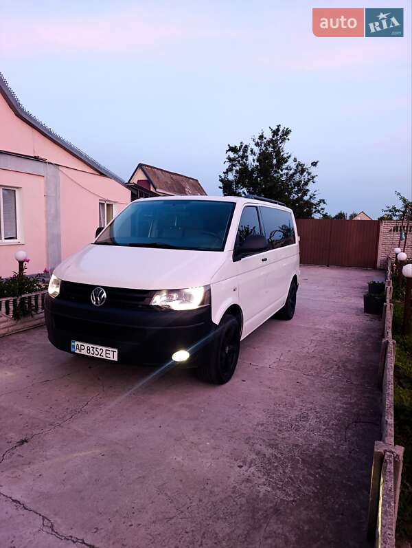 Вантажопасажирський фургон Volkswagen Transporter 2010 в Запоріжжі