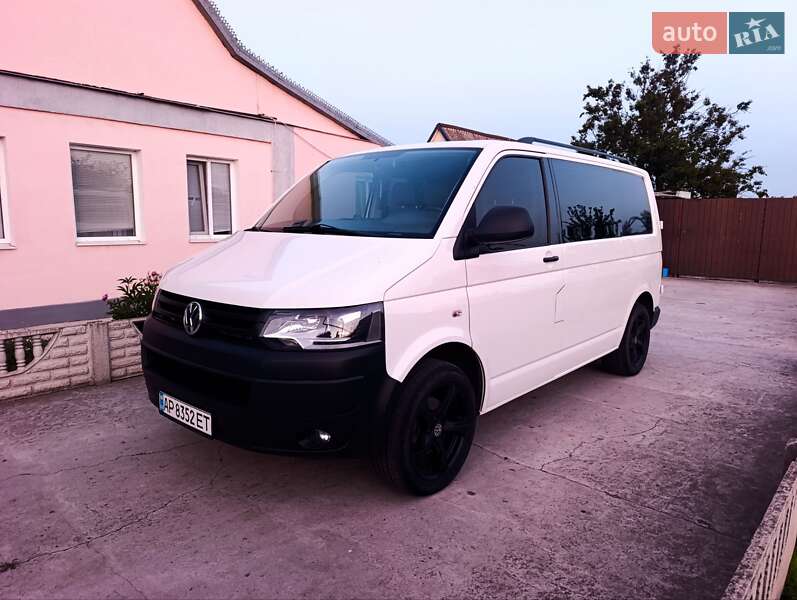 Вантажопасажирський фургон Volkswagen Transporter 2010 в Запоріжжі