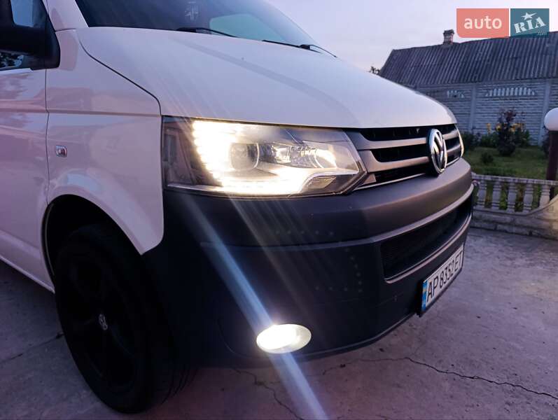 Вантажопасажирський фургон Volkswagen Transporter 2010 в Запоріжжі