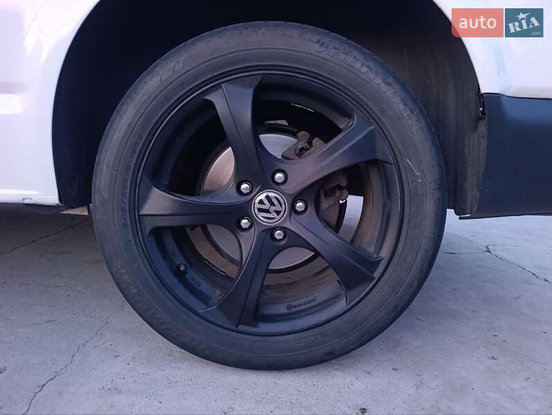 Вантажопасажирський фургон Volkswagen Transporter 2010 в Запоріжжі