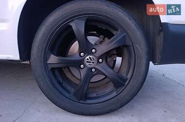 Грузопассажирский фургон Volkswagen Transporter 2010 в 