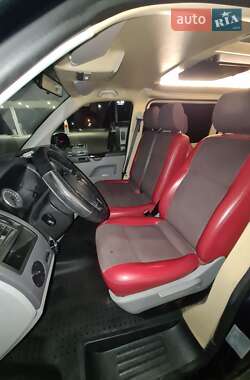 Минивэн Volkswagen Transporter 2010 в 