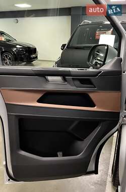 Минивэн Volkswagen Transporter 2019 в 