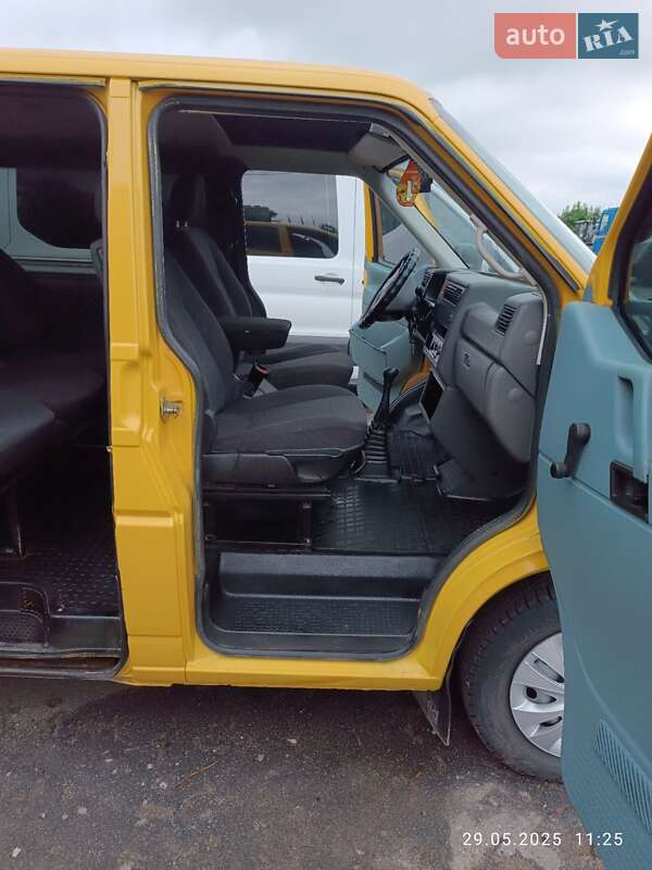 Мінівен Volkswagen Transporter 2003 в Старокостянтинові