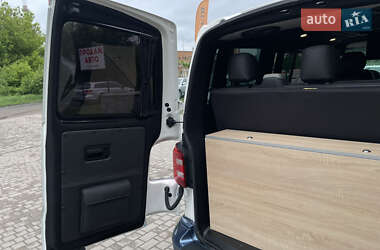 Минивэн Volkswagen Transporter 2019 в 