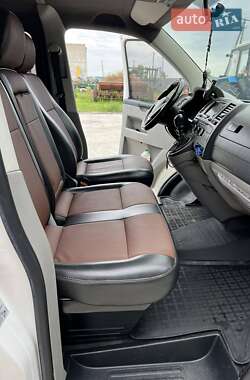 Минивэн Volkswagen Transporter 2010 в 