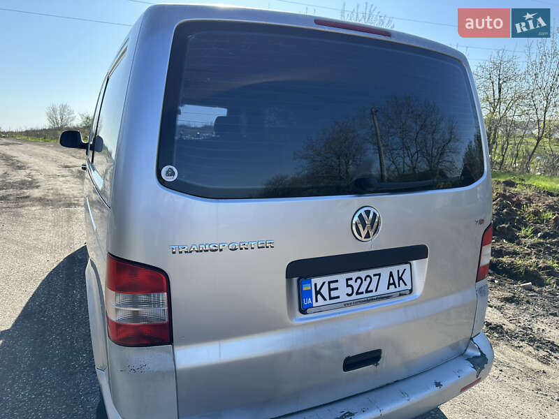 Грузовой фургон Volkswagen Transporter 2010 в Немирове