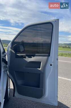 Грузовой фургон Volkswagen Transporter 2012 в 