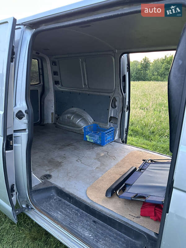 Грузовой фургон Volkswagen Transporter 2007 в Хусте