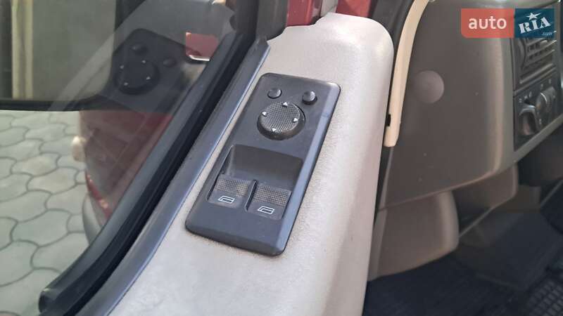 Минивэн Volkswagen Transporter 2000 в Надворной