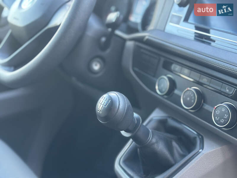 Грузовой фургон Volkswagen Transporter 2020 в Дубно
