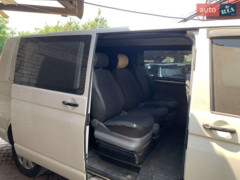 Минивэн Volkswagen Transporter 2005 в Помошной