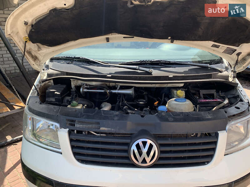 Минивэн Volkswagen Transporter 2005 в Помошной