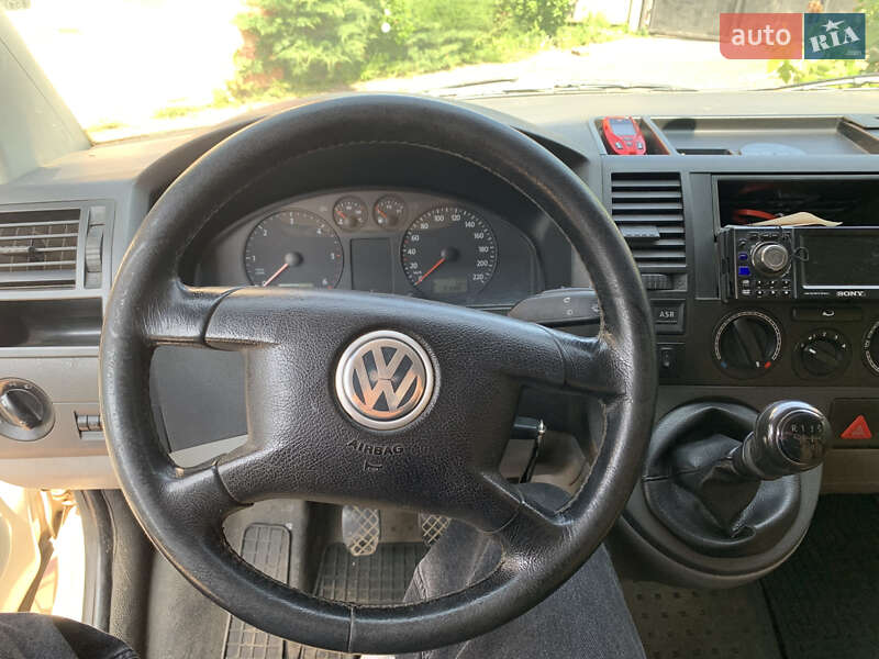 Минивэн Volkswagen Transporter 2005 в Помошной