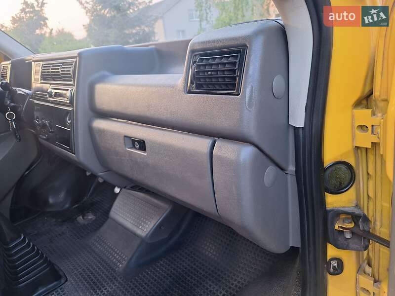 Минивэн Volkswagen Transporter 1999 в Черновцах