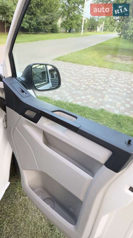 Минивэн Volkswagen Transporter 2016 в Броварах