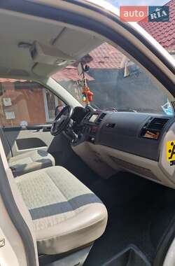 Минивэн Volkswagen Transporter 2010 в 