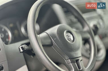 Минивэн Volkswagen Transporter 2015 в 