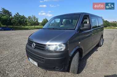 Вантажний фургон Volkswagen Transporter 2012 в Ужгороді