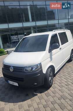 Вантажопасажирський фургон Volkswagen Transporter 2015 в 