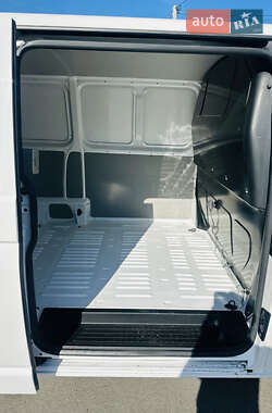 Грузовой фургон Volkswagen Transporter 2017 в 