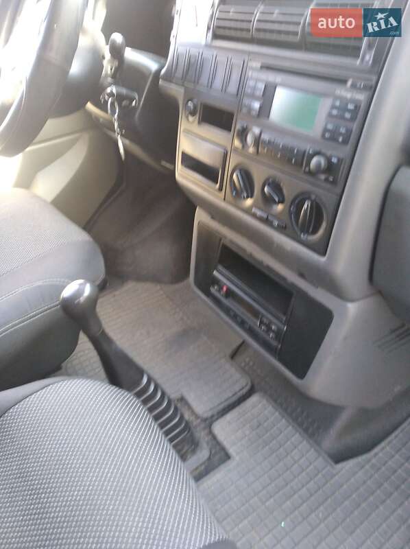 Минивэн Volkswagen Transporter 2003 в Долине