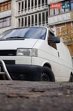Вантажний фургон Volkswagen Transporter 2001 в Харкові