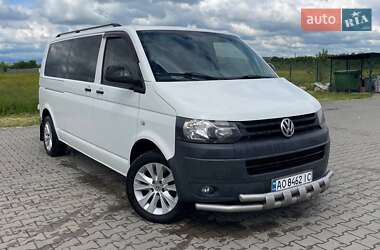 Минивэн Volkswagen Transporter 2010 в 