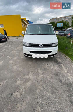 Минивэн Volkswagen Transporter 2011 в Остроге