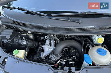 Мінівен Volkswagen Transporter 2011 в 