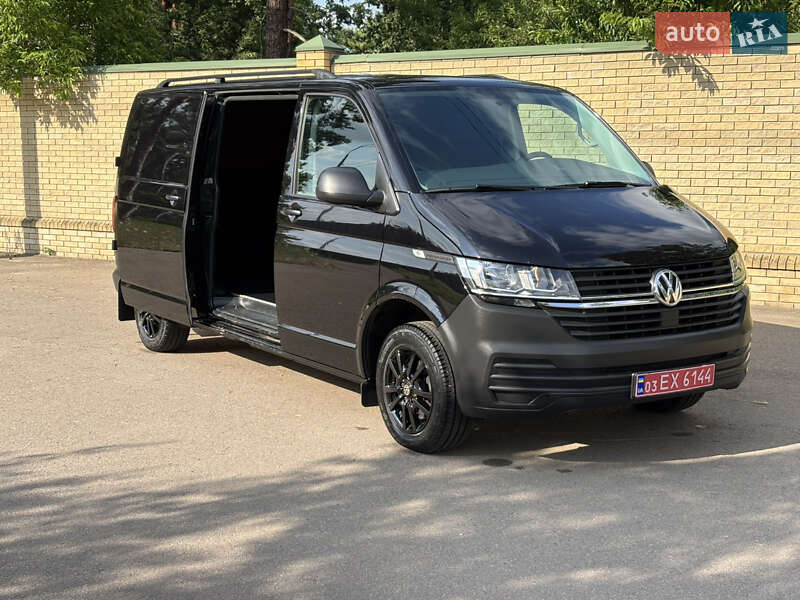 Грузопассажирский фургон Volkswagen Transporter 2021 в Киеве