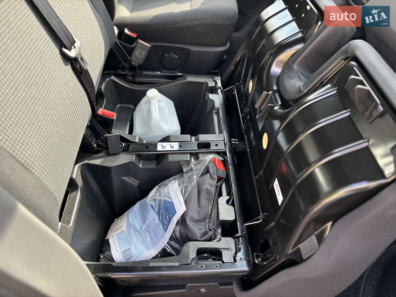 Грузопассажирский фургон Volkswagen Transporter 2021 в Киеве