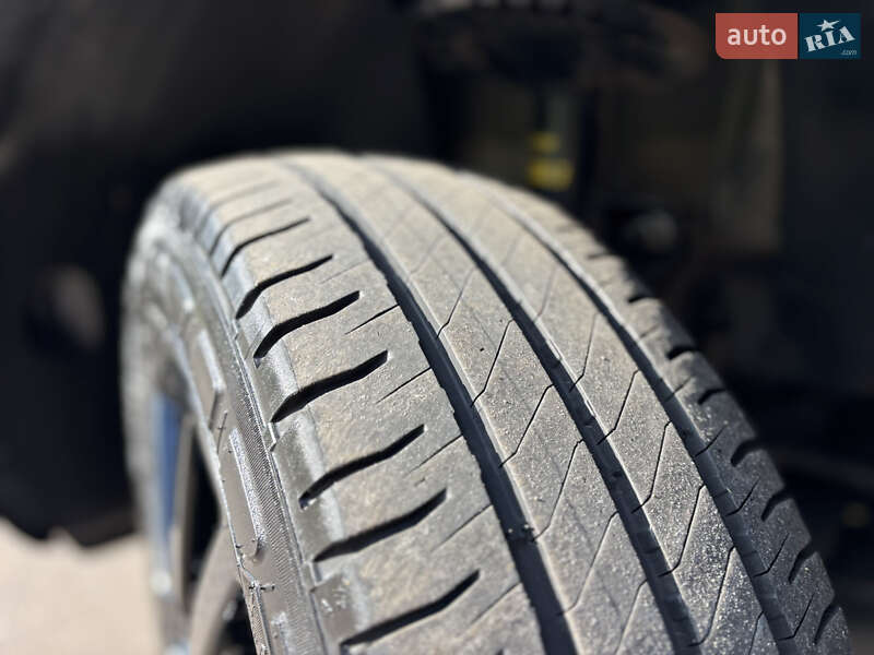 Грузопассажирский фургон Volkswagen Transporter 2021 в Киеве