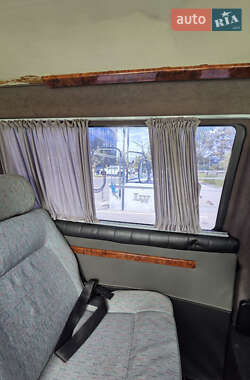 Грузопассажирский фургон Volkswagen Transporter 2000 в 