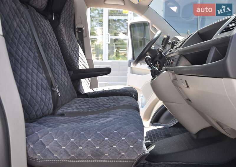 Грузовой фургон Volkswagen Transporter 2015 в Одессе