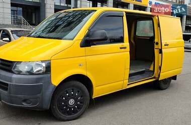 Минивэн Volkswagen Transporter 2011 в 