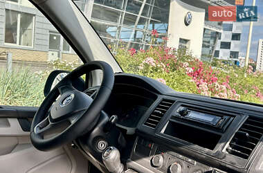 Минивэн Volkswagen Transporter 2017 в 