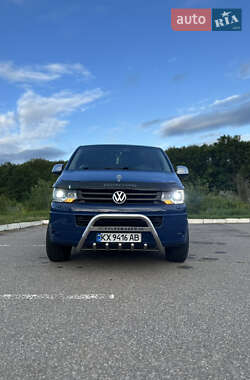 Минивэн Volkswagen Transporter 2011 в 