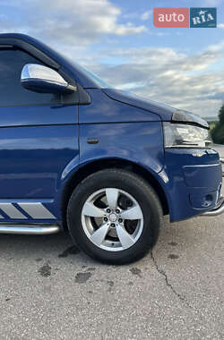 Минивэн Volkswagen Transporter 2011 в 
