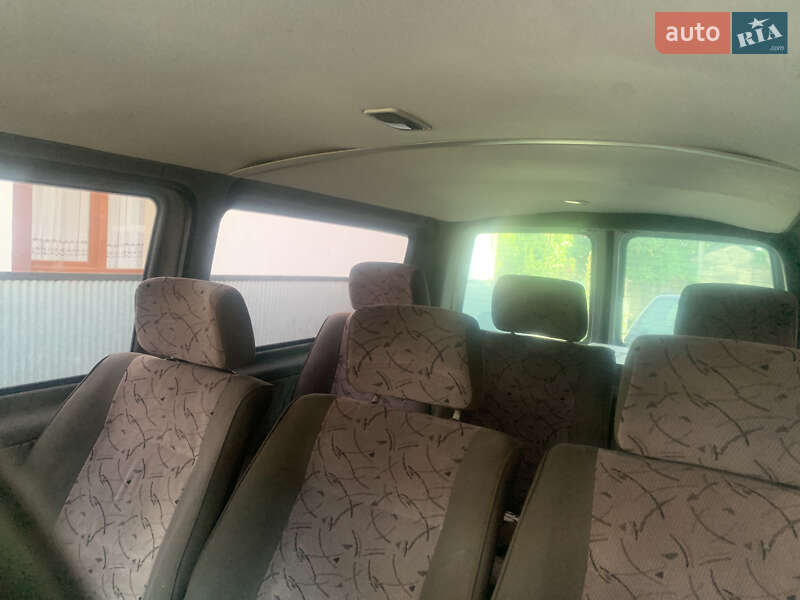 Минивэн Volkswagen Transporter 2006 в Черновцах