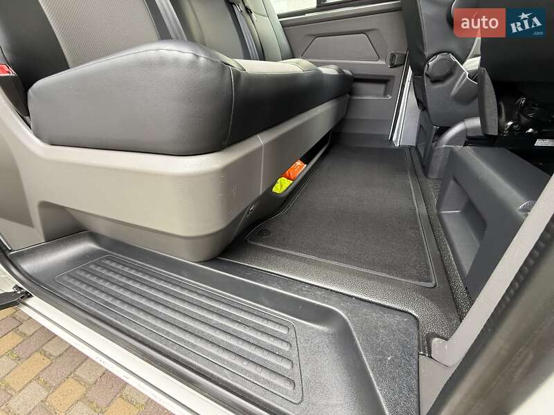 Минивэн Volkswagen Transporter 2020 в Луцке
