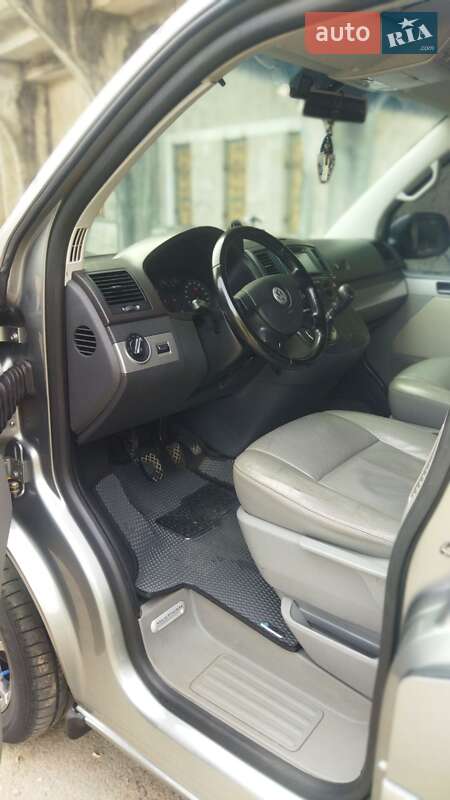Минивэн Volkswagen Transporter 2004 в Ивано-Франковске