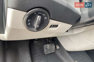 Минивэн Volkswagen Transporter 2018 в 